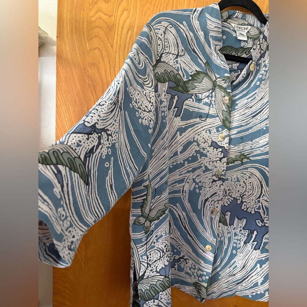 Citron Blue Wave Butterfly Pattern Button-Up Shir… - image 4